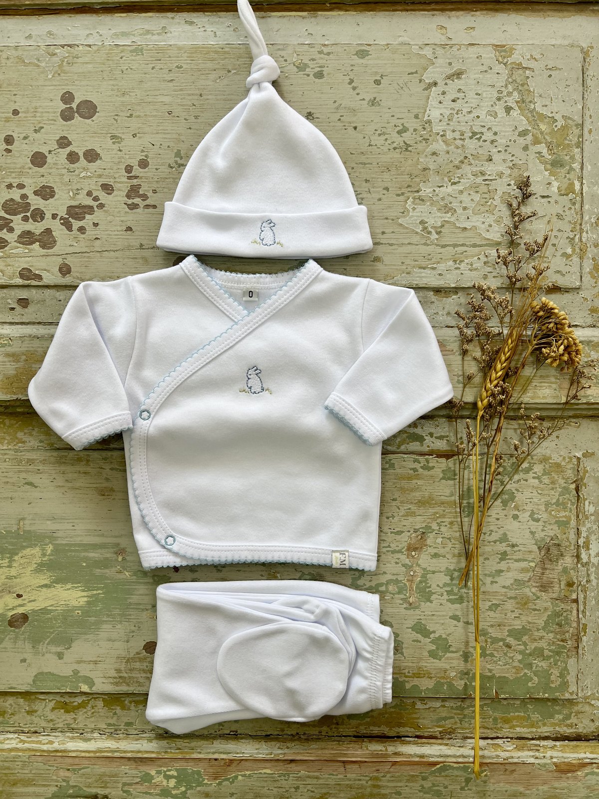 Set bata, pelele y gorra de algodón FM Kids