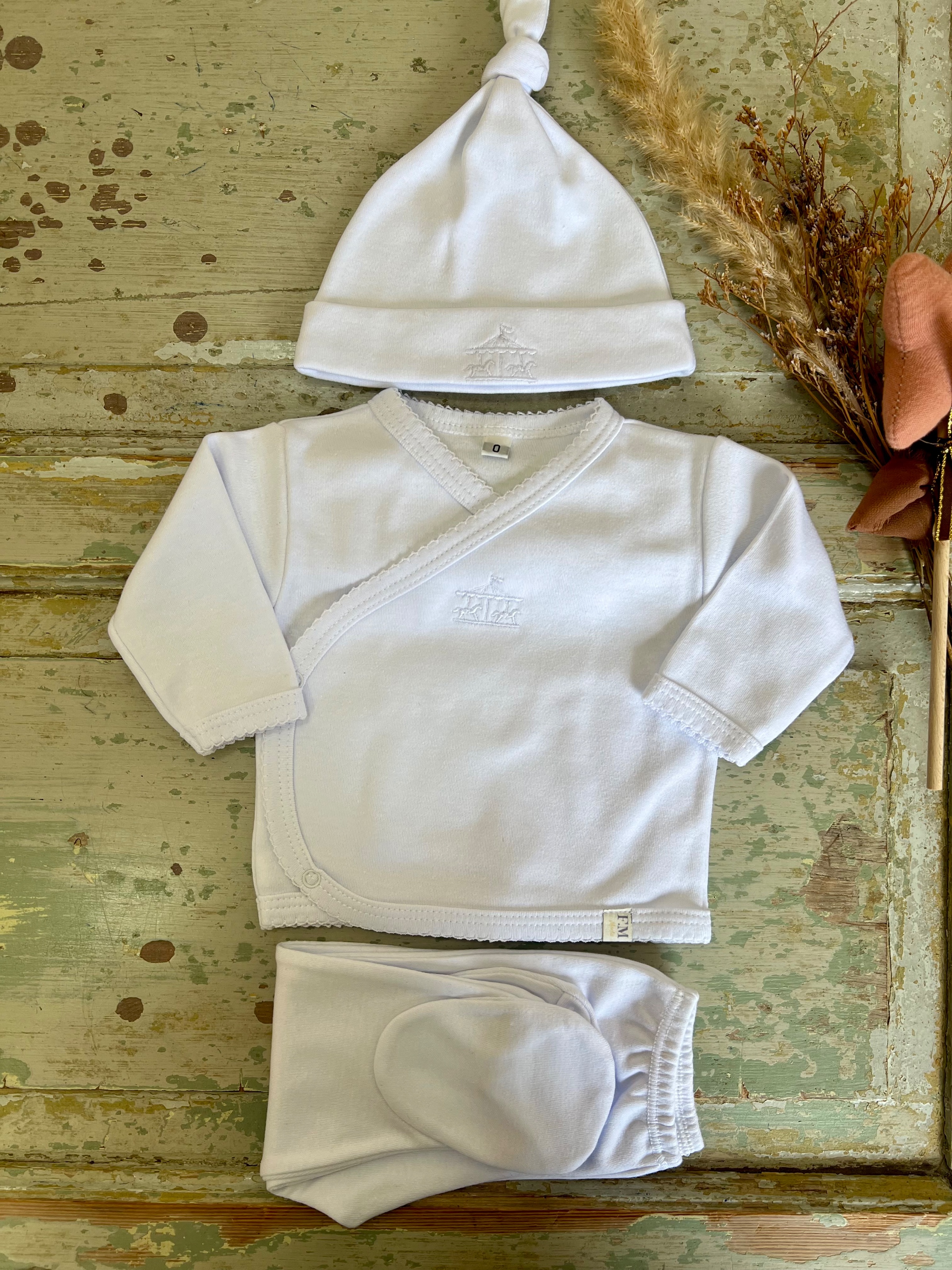 Set bata, pelele y gorra de algodón